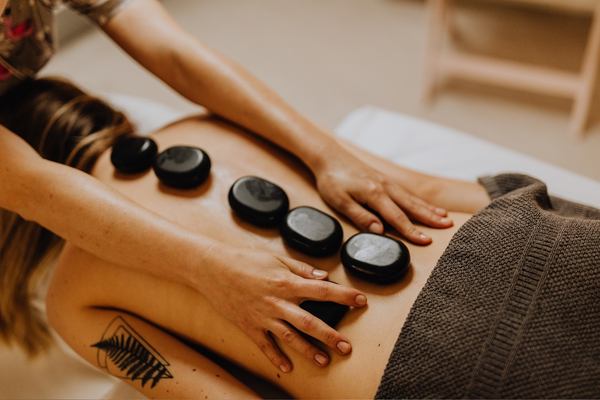 Hot stone massage terdekat